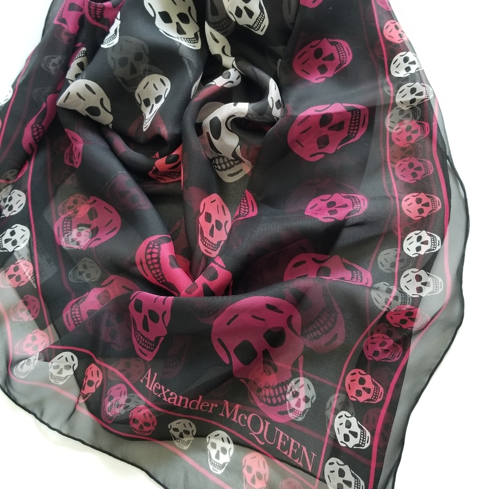 Alexander McQueen Skull Silk Large Scarf Black Red - Picture 4 of 6